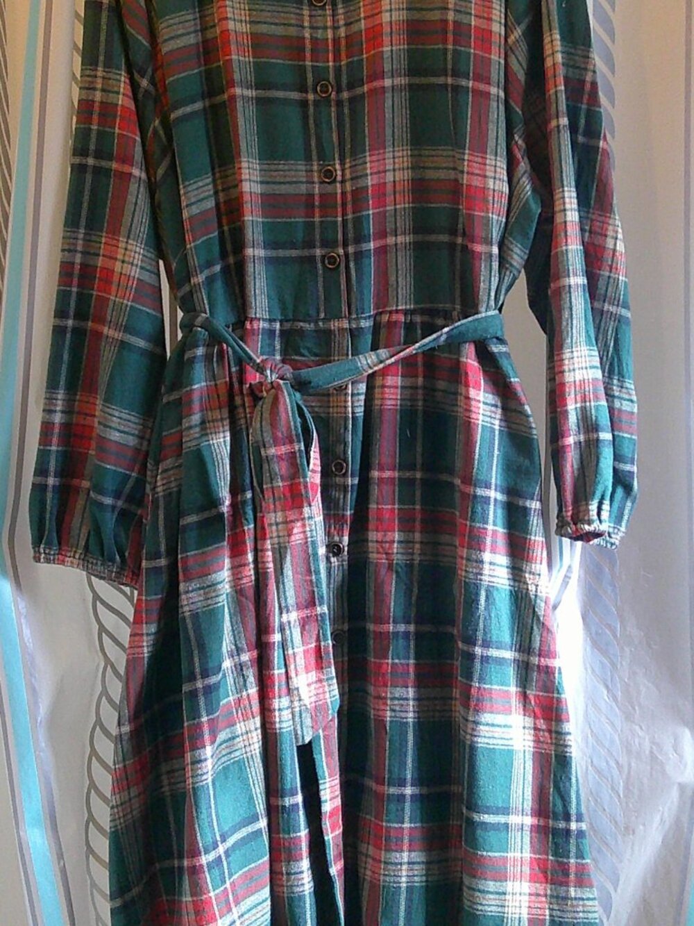 NEW "Bloomchic" Plaid Notched Belted Pocket Curved Hem Flannel Dress Woman Sz 26 - Picture 2 of 7